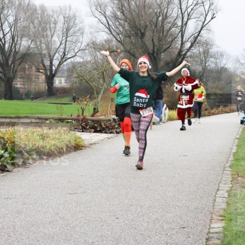 08.12.2024 - St. Pauli X-Mass-Run No. 14 Strokosch-Dieckow http://msf.ph/oto/7502002 08.12.2024 09:50:49 Laufen 2739, 1393 meine-sportfotos.de