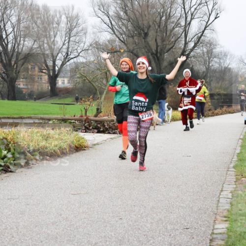 08.12.2024 - St. Pauli X-Mass-Run No. 14 Strokosch-Dieckow http://msf.ph/oto/7502004 08.12.2024 09:50:49 Laufen 2739, 1393 meine-sportfotos.de