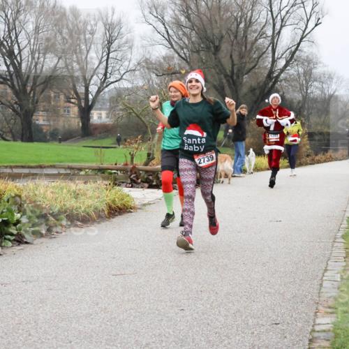 08.12.2024 - St. Pauli X-Mass-Run No. 14 Strokosch-Dieckow http://msf.ph/oto/7502009 08.12.2024 09:50:49 Laufen 2739, 1393 meine-sportfotos.de
