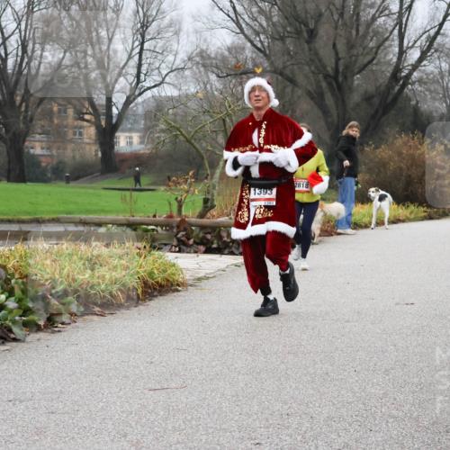 08.12.2024 - St. Pauli X-Mass-Run No. 14 Strokosch-Dieckow http://msf.ph/oto/7502012 08.12.2024 09:50:52 Laufen 1393, 2818 meine-sportfotos.de