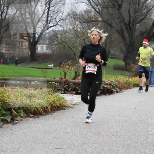 08.12.2024 - St. Pauli X-Mass-Run No. 14 Strokosch-Dieckow http://msf.ph/oto/7502024 08.12.2024 09:50:59 Laufen 2696, 2696, 418, 512, 1773 meine-sportfotos.de