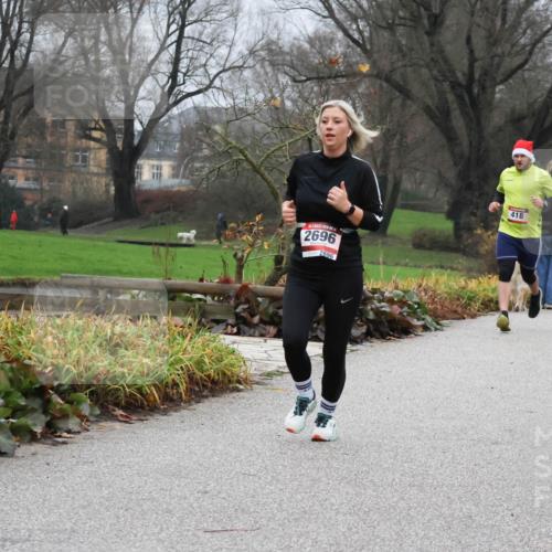 08.12.2024 - St. Pauli X-Mass-Run No. 14 Strokosch-Dieckow http://msf.ph/oto/7502025 08.12.2024 09:50:59 Laufen 2696, 2696, 418, 512 meine-sportfotos.de
