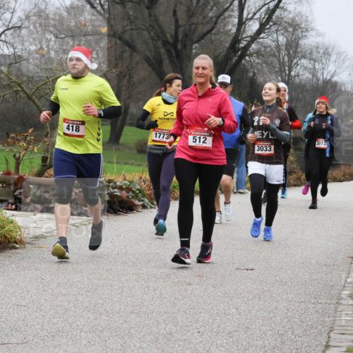 08.12.2024 - St. Pauli X-Mass-Run No. 14 Strokosch-Dieckow http://msf.ph/oto/7502032 08.12.2024 09:51:02 Laufen 418, 1773, 512, 276, 3033, 3013 meine-sportfotos.de