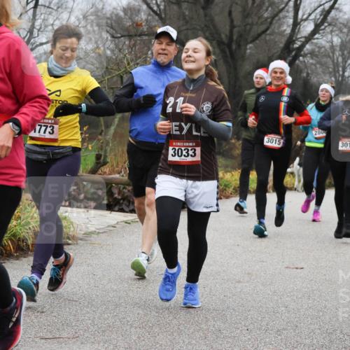 08.12.2024 - St. Pauli X-Mass-Run No. 14 Strokosch-Dieckow http://msf.ph/oto/7502043 08.12.2024 09:51:04 Laufen 218, 14, 3033, 3015, 280, 3013, 14, 512, 14, 773 meine-sportfotos.de