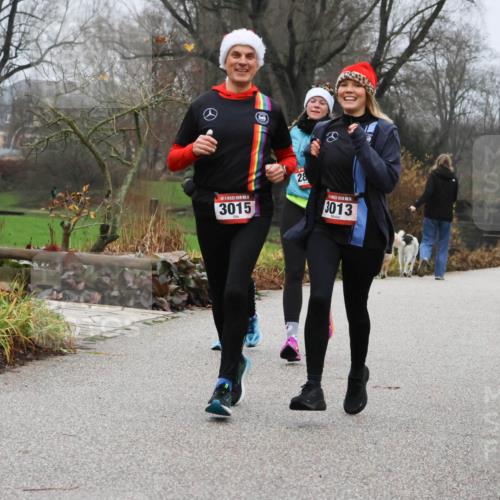 08.12.2024 - St. Pauli X-Mass-Run No. 14 Strokosch-Dieckow http://msf.ph/oto/7502044 08.12.2024 09:51:06 Laufen 3015, 28, 3013, 642, 713 meine-sportfotos.de