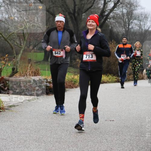 08.12.2024 - St. Pauli X-Mass-Run No. 14 Strokosch-Dieckow http://msf.ph/oto/7502052 08.12.2024 09:51:14 Laufen 14, 642, 14, 713, 484, 170, 3172 meine-sportfotos.de