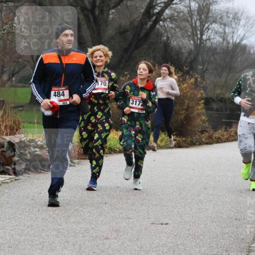 08.12.2024 - St. Pauli X-Mass-Run No. 14 Strokosch-Dieckow http://msf.ph/oto/7502058 08.12.2024 09:51:18 Laufen 4, 484, 484, 170, 3170, 3172, 3172, 190 meine-sportfotos.de