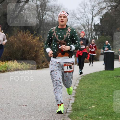 08.12.2024 - St. Pauli X-Mass-Run No. 14 Strokosch-Dieckow http://msf.ph/oto/7502061 08.12.2024 09:51:19 Laufen 190, 093 meine-sportfotos.de
