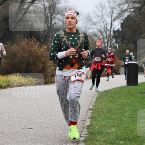 08.12.2024 - St. Pauli X-Mass-Run No. 14 Strokosch-Dieckow http://msf.ph/oto/7502066 08.12.2024 09:51:20 Laufen 190, 3093 meine-sportfotos.de