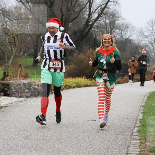 08.12.2024 - St. Pauli X-Mass-Run No. 14 Strokosch-Dieckow http://msf.ph/oto/7502084 08.12.2024 09:51:39 Laufen 345 meine-sportfotos.de