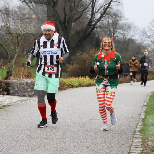 08.12.2024 - St. Pauli X-Mass-Run No. 14 Strokosch-Dieckow http://msf.ph/oto/7502089 08.12.2024 09:51:40 Laufen 345, 1819 meine-sportfotos.de