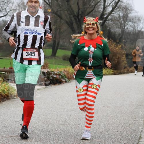 08.12.2024 - St. Pauli X-Mass-Run No. 14 Strokosch-Dieckow http://msf.ph/oto/7502093 08.12.2024 09:51:41 Laufen 14, 345 meine-sportfotos.de