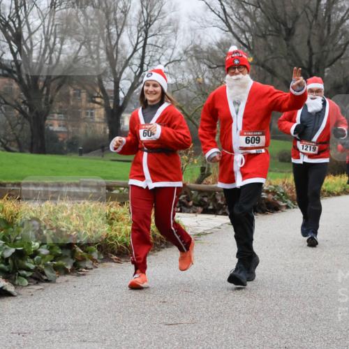 08.12.2024 - St. Pauli X-Mass-Run No. 14 Strokosch-Dieckow http://msf.ph/oto/7502106 08.12.2024 09:51:53 Laufen 60, 609, 609, 1219, 1784 meine-sportfotos.de