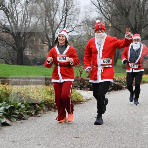 08.12.2024 - St. Pauli X-Mass-Run No. 14 Strokosch-Dieckow http://msf.ph/oto/7502109 08.12.2024 09:51:53 Laufen 604, 14, 609, 609, 1219, 1784 meine-sportfotos.de