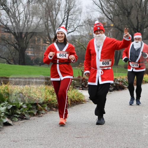 08.12.2024 - St. Pauli X-Mass-Run No. 14 Strokosch-Dieckow http://msf.ph/oto/7502110 08.12.2024 09:51:53 Laufen 604, 609, 609, 1219, 1784 meine-sportfotos.de