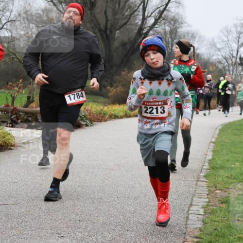 08.12.2024 - St. Pauli X-Mass-Run No. 14 Strokosch-Dieckow http://msf.ph/oto/7502111 08.12.2024 09:51:55 Laufen 1784, 14, 2213 meine-sportfotos.de
