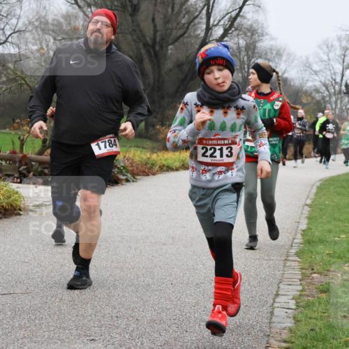 08.12.2024 - St. Pauli X-Mass-Run No. 14 Strokosch-Dieckow http://msf.ph/oto/7502114 08.12.2024 09:51:56 Laufen 1784, 4747, 14, 2213 meine-sportfotos.de