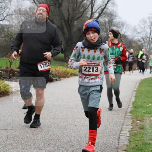 08.12.2024 - St. Pauli X-Mass-Run No. 14 Strokosch-Dieckow http://msf.ph/oto/7502115 08.12.2024 09:51:56 Laufen 4747, 1784, 14, 2213, 50 meine-sportfotos.de