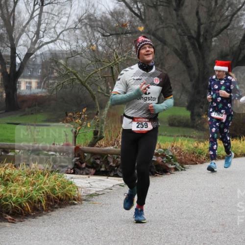 08.12.2024 - St. Pauli X-Mass-Run No. 14 Strokosch-Dieckow http://msf.ph/oto/7502129 08.12.2024 09:52:00 Laufen 1565, 259, 2334 meine-sportfotos.de