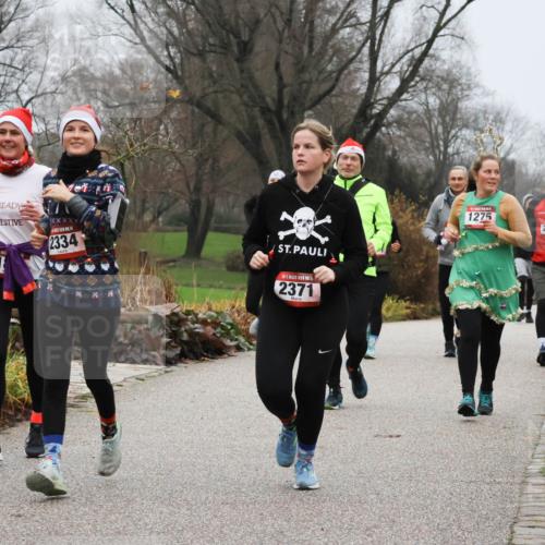 08.12.2024 - St. Pauli X-Mass-Run No. 14 Strokosch-Dieckow http://msf.ph/oto/7502154 08.12.2024 09:52:05 Laufen 14, 2334, 2371, 1275, 282 meine-sportfotos.de