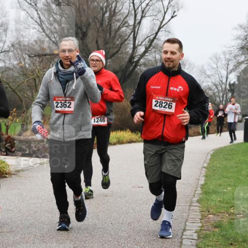 08.12.2024 - St. Pauli X-Mass-Run No. 14 Strokosch-Dieckow http://msf.ph/oto/7502174 08.12.2024 09:52:09 Laufen 06, 14, 2361, 14, 2362, 1246, 14, 2826 meine-sportfotos.de