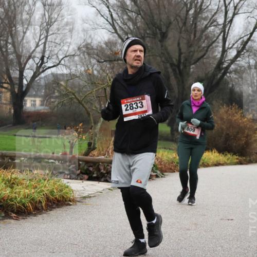 08.12.2024 - St. Pauli X-Mass-Run No. 14 Strokosch-Dieckow http://msf.ph/oto/7502184 08.12.2024 09:52:12 Laufen 14, 2833, 2833, 809 meine-sportfotos.de