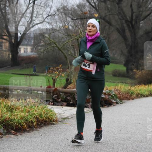 08.12.2024 - St. Pauli X-Mass-Run No. 14 Strokosch-Dieckow http://msf.ph/oto/7502191 08.12.2024 09:52:14 Laufen 1, 14, 809 meine-sportfotos.de