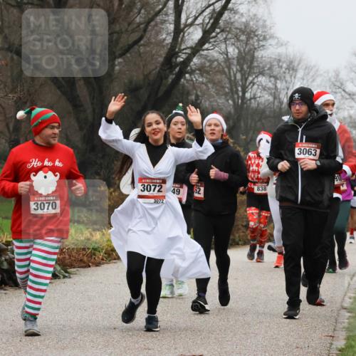 08.12.2024 - St. Pauli X-Mass-Run No. 14 Strokosch-Dieckow http://msf.ph/oto/7502223 08.12.2024 09:52:27 Laufen 14, 3070, 14, 3072, 49, 62, 3072, 838, 3063, 3255 meine-sportfotos.de