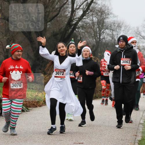 08.12.2024 - St. Pauli X-Mass-Run No. 14 Strokosch-Dieckow http://msf.ph/oto/7502225 08.12.2024 09:52:27 Laufen 14, 3072, 94, 3072, 3070, 114, 838, 3063, 9172, 3255 meine-sportfotos.de