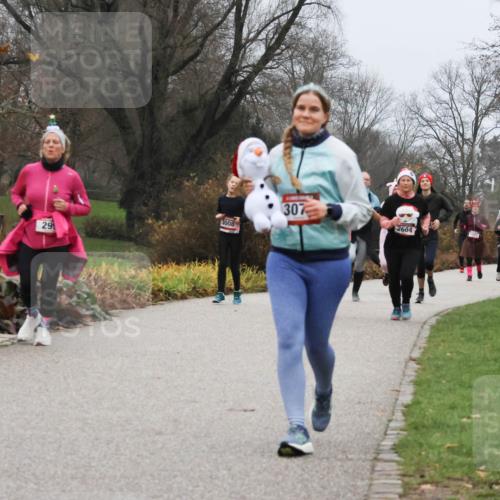 08.12.2024 - St. Pauli X-Mass-Run No. 14 Strokosch-Dieckow http://msf.ph/oto/7502239 08.12.2024 09:52:41 Laufen 307, 2604, 1021, 1067, 3008, 29 meine-sportfotos.de