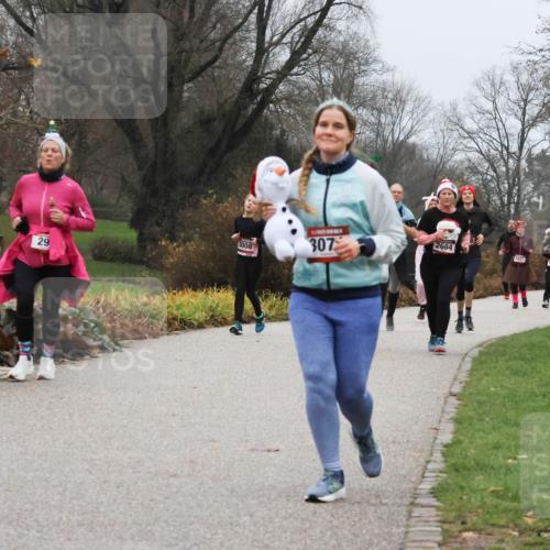 08.12.2024 - St. Pauli X-Mass-Run No. 14 Strokosch-Dieckow http://msf.ph/oto/7502241 08.12.2024 09:52:41 Laufen 3008, 29, 307, 2604, 1201, 1067 meine-sportfotos.de