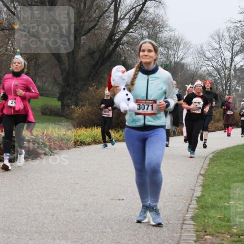 08.12.2024 - St. Pauli X-Mass-Run No. 14 Strokosch-Dieckow http://msf.ph/oto/7502245 08.12.2024 09:52:41 Laufen 29, 3008, 3071, 04, 1021, 1067 meine-sportfotos.de