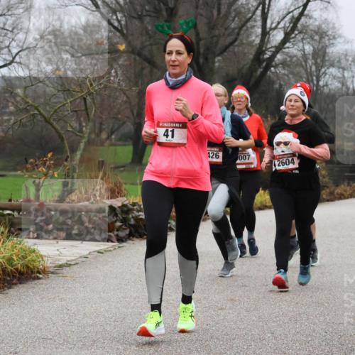 08.12.2024 - St. Pauli X-Mass-Run No. 14 Strokosch-Dieckow http://msf.ph/oto/7502249 08.12.2024 09:52:45 Laufen 14, 41, 2, 126, 007, 2604, 1049 meine-sportfotos.de