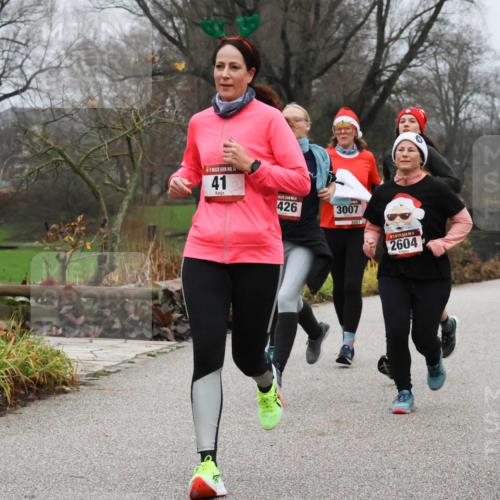 08.12.2024 - St. Pauli X-Mass-Run No. 14 Strokosch-Dieckow http://msf.ph/oto/7502252 08.12.2024 09:52:45 Laufen 14, 41, 426, 3007, 2604 meine-sportfotos.de
