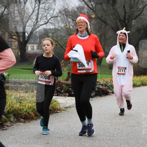 08.12.2024 - St. Pauli X-Mass-Run No. 14 Strokosch-Dieckow http://msf.ph/oto/7502259 08.12.2024 09:52:48 Laufen 04, 3008, 3008, 30, 0, 14, 3007, 2211, 1021 meine-sportfotos.de