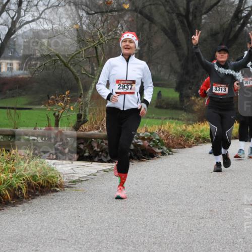 08.12.2024 - St. Pauli X-Mass-Run No. 14 Strokosch-Dieckow http://msf.ph/oto/7502313 08.12.2024 09:53:21 Laufen 14, 2937, 3313, 3077, 331 meine-sportfotos.de