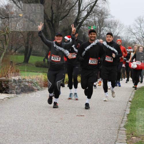08.12.2024 - St. Pauli X-Mass-Run No. 14 Strokosch-Dieckow http://msf.ph/oto/7502317 08.12.2024 09:53:22 Laufen 14, 2937, 3313, 377, 3318, 3311, 80, 3105 meine-sportfotos.de