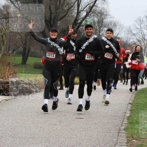 08.12.2024 - St. Pauli X-Mass-Run No. 14 Strokosch-Dieckow http://msf.ph/oto/7502322 08.12.2024 09:53:22 Laufen 10, 14, 3313, 77, 3311, 3318, 167, 3105 meine-sportfotos.de