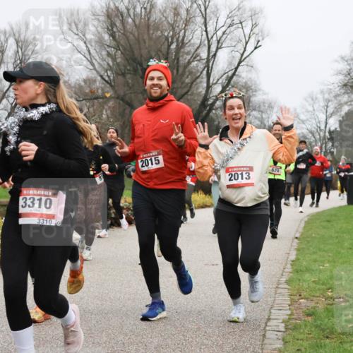 08.12.2024 - St. Pauli X-Mass-Run No. 14 Strokosch-Dieckow http://msf.ph/oto/7502355 08.12.2024 09:53:28 Laufen 14, 3317, 14, 3310, 3310, 2015, 1, 14, 2013, 620, 5375 meine-sportfotos.de