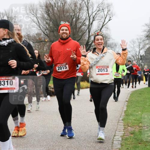 08.12.2024 - St. Pauli X-Mass-Run No. 14 Strokosch-Dieckow http://msf.ph/oto/7502359 08.12.2024 09:53:29 Laufen 14, 3310, 3310, 52955, 14, 2015, 3180, 14, 2013, 620 meine-sportfotos.de