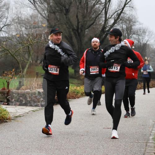 08.12.2024 - St. Pauli X-Mass-Run No. 14 Strokosch-Dieckow http://msf.ph/oto/7502376 08.12.2024 09:53:35 Laufen 14, 3316, 2663, 14, 315, 848, 2165 meine-sportfotos.de