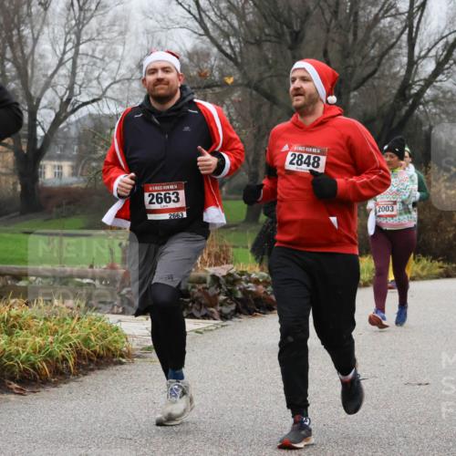 08.12.2024 - St. Pauli X-Mass-Run No. 14 Strokosch-Dieckow http://msf.ph/oto/7502385 08.12.2024 09:53:37 Laufen 14, 2663, 2663, 14, 2848, 2003, 2165 meine-sportfotos.de