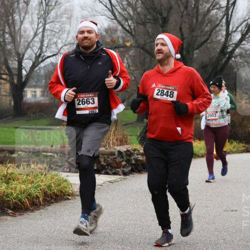 08.12.2024 - St. Pauli X-Mass-Run No. 14 Strokosch-Dieckow http://msf.ph/oto/7502388 08.12.2024 09:53:37 Laufen 14, 2663, 2663, 14, 2848, 2003, 2165 meine-sportfotos.de