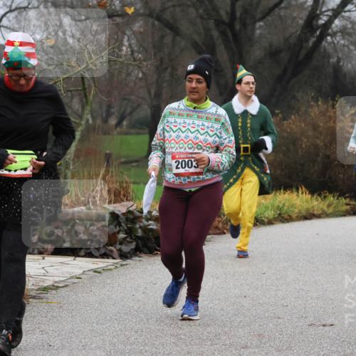 08.12.2024 - St. Pauli X-Mass-Run No. 14 Strokosch-Dieckow http://msf.ph/oto/7502394 08.12.2024 09:53:39 Laufen 2003, 2165, 1959 meine-sportfotos.de