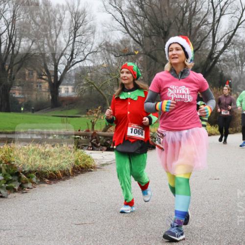 08.12.2024 - St. Pauli X-Mass-Run No. 14 Strokosch-Dieckow http://msf.ph/oto/7502428 08.12.2024 09:53:59 Laufen 1068, 14, 748, 2822 meine-sportfotos.de