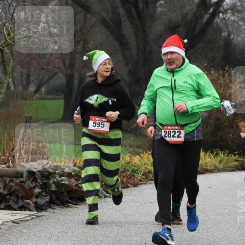 08.12.2024 - St. Pauli X-Mass-Run No. 14 Strokosch-Dieckow http://msf.ph/oto/7502436 08.12.2024 09:54:01 Laufen 14, 595, 14, 2822, 621 meine-sportfotos.de