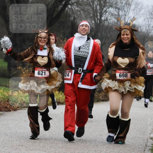 08.12.2024 - St. Pauli X-Mass-Run No. 14 Strokosch-Dieckow http://msf.ph/oto/7502451 08.12.2024 09:54:04 Laufen 621, 14, 24, 14, 698, 3083, 3257 meine-sportfotos.de