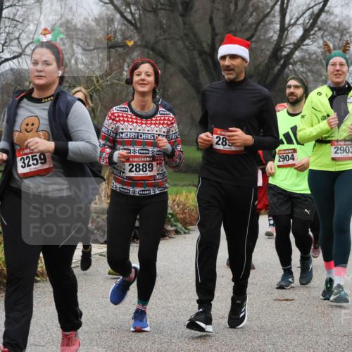 08.12.2024 - St. Pauli X-Mass-Run No. 14 Strokosch-Dieckow http://msf.ph/oto/7502462 08.12.2024 09:54:19 Laufen 14, 57, 3257, 3259, 14, 2889, 285, 2904, 2903, 2043 meine-sportfotos.de