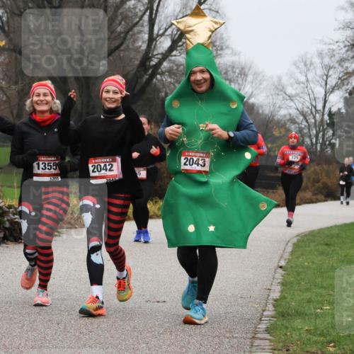 08.12.2024 - St. Pauli X-Mass-Run No. 14 Strokosch-Dieckow http://msf.ph/oto/7502475 08.12.2024 09:54:22 Laufen 1189, 1355, 1355, 14, 2042, 2042, 65, 14, 2043, 129 meine-sportfotos.de