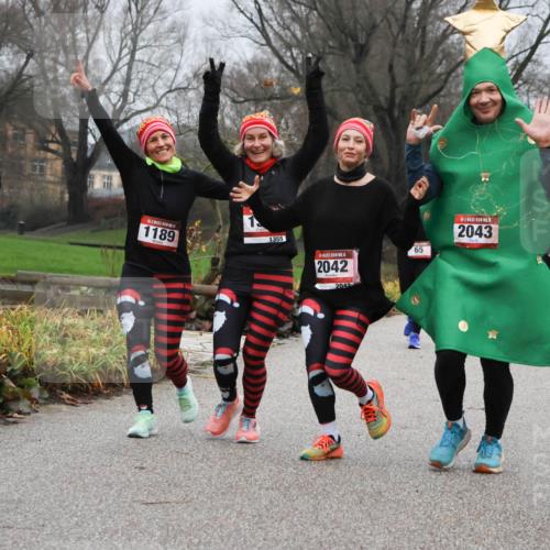 08.12.2024 - St. Pauli X-Mass-Run No. 14 Strokosch-Dieckow http://msf.ph/oto/7502481 08.12.2024 09:54:23 Laufen 1189, 1355, 2042, 2042, 65, 2043, 129 meine-sportfotos.de